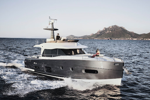 Azimut Magellano 53