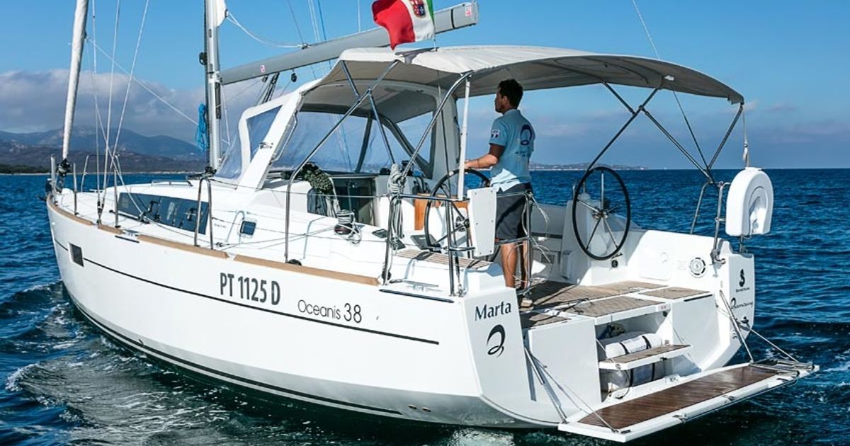 Beneteau Oceanis 38